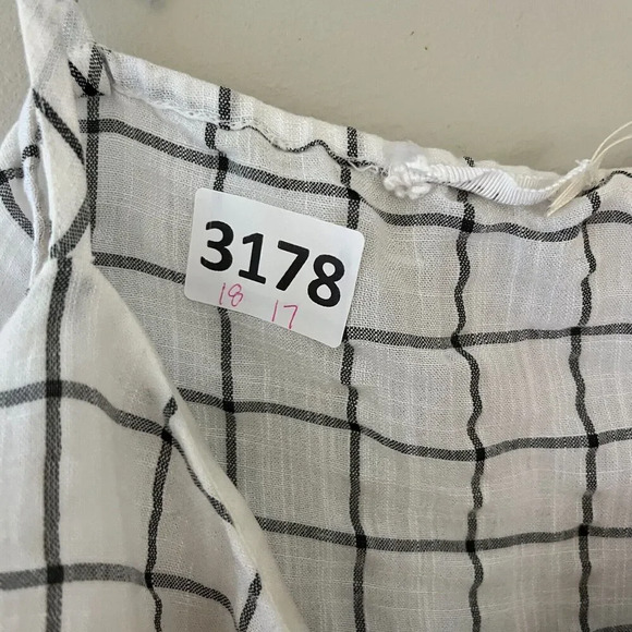 Blu Pepper Womens Black White Cropped Top Large Sleeveless Checkered Button Down - Picture 8 of 8